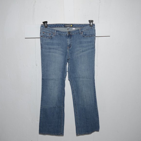 38 in women's jeans
